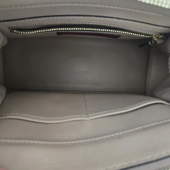 Valentino Garavani Leather Handbag with Gold Accents - Picture 6 of 17